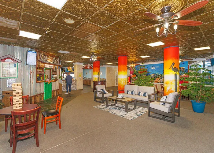 Oceanfront 1 Bedroom - Sand Dunes 1129 - Sleeps 6!